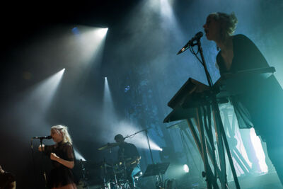 Aurora Le Botanique Brussels, picture 7, photographed by Kris Saelen - FrontView Magazine