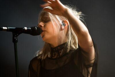 Aurora Le Botanique Brussels, picture 8, photographed by Kris Saelen - FrontView Magazine