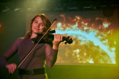 Taylor Davis @ Trix Club, foto 7, foto's door James Van Roosbroeck - FrontView Magazine