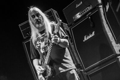 Dinosaur Jr @ AB Brussel, picture 18, photographed by Luc Luyten - FrontView Magazine
