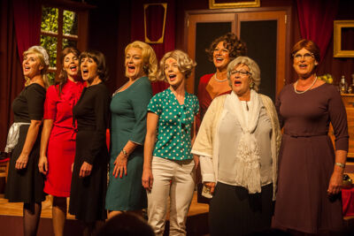 Première 8 vrouwen EWT Theater, foto 15, foto's door Goele Bormans - FrontView Magazine