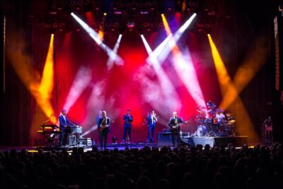 Level 42 @ 013 Tilburg, picture 11, photographed by Dieter  Boone - FrontView Magazine