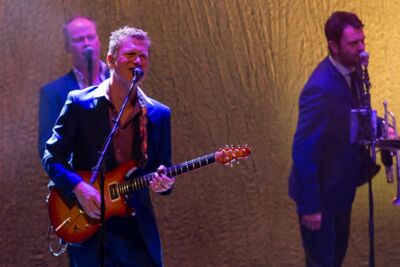 Level 42 @ 013 Tilburg, picture 12, photographed by Dieter  Boone - FrontView Magazine