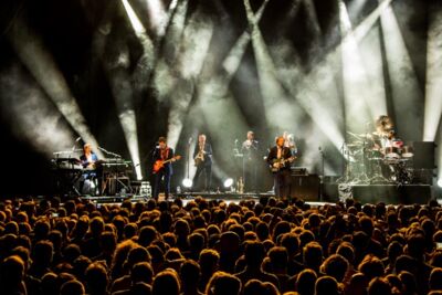 Level 42 @ 013 Tilburg, picture 18, photographed by Dieter  Boone - FrontView Magazine