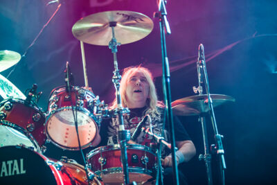 Girlschool @ 013, picture 11, photographed by Dorien Goetschalckx - FrontView Magazine