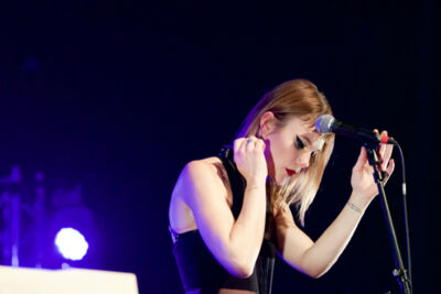 Trixie Whitley, Radio 1 Sessies @ Trix, picture 7, photographed by Bart Baevegems - FrontView Magazine