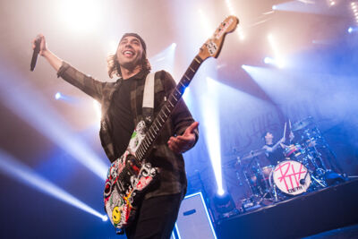 Pierce The Veil @ Trix, picture 2, photographed by Dorien Goetschalckx - FrontView Magazine