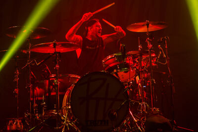 Pierce The Veil @ Trix, picture 14, photographed by Dorien Goetschalckx - FrontView Magazine