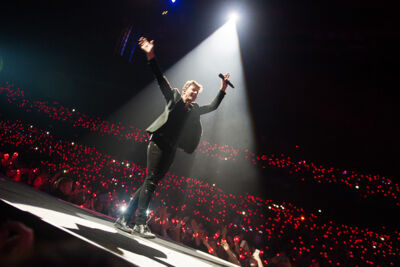 Clouseau danst @ Sportpaleis, picture 10, photographed by Dimitri Vanlommel - FrontView Magazine