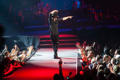 Clouseau danst @ Sportpaleis, picture 42, photographed by Dimitri Vanlommel - FrontView Magazine
