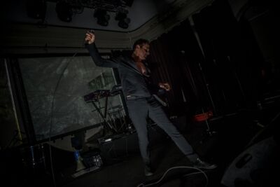 Dive @ Bimfest, foto 3, foto's door Luc Luyten - FrontView Magazine