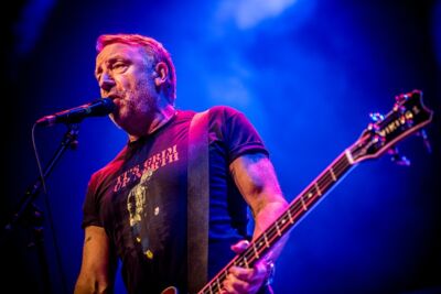 Peter Hook & the Light @ Depot Leuven, picture 6, photographed by Luc Luyten - FrontView Magazine