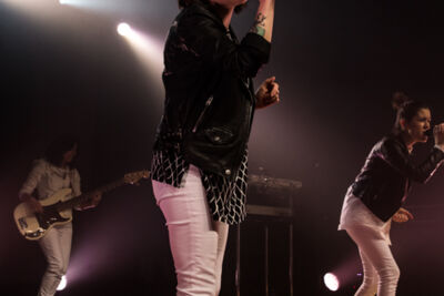Tegan and Sara @ Trix, picture 15, photographed by Dieter  Boone - FrontView Magazine