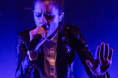 Tegan and Sara @ Trix, picture 19, photographed by Dieter  Boone - FrontView Magazine