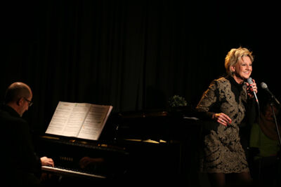 Hotel Vocal - Sandrine @ Fakkeltheater - Theatercafe, foto 5, foto's door dirk janssens - FrontView Magazine
