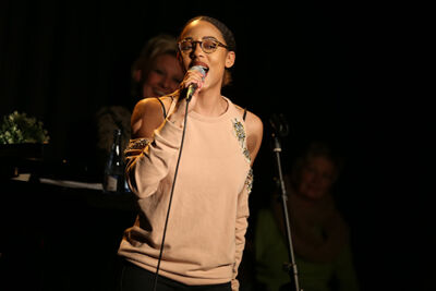Hotel Vocal - Sandrine @ Fakkeltheater - Theatercafe, foto 6, foto's door dirk janssens - FrontView Magazine