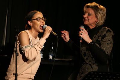 Hotel Vocal - Sandrine @ Fakkeltheater - Theatercafe, foto 9, foto's door dirk janssens - FrontView Magazine