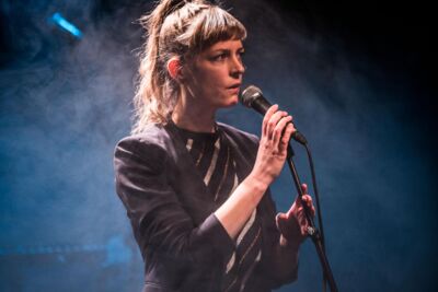 Leonore + Along a Line jong talent on stage, picture 1, photographed by Raf Degeest - FrontView Magazine