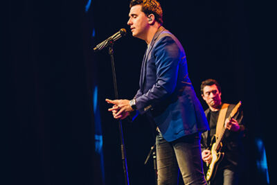 Jan Smit @ Ethias Theater, picture 2, photographed by Elke Briers - FrontView Magazine
