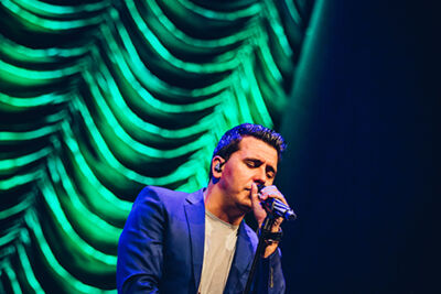 Jan Smit @ Ethias Theater, picture 3, photographed by Elke Briers - FrontView Magazine