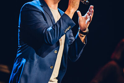 Jan Smit @ Ethias Theater, picture 7, photographed by Elke Briers - FrontView Magazine
