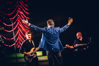 Jan Smit @ Ethias Theater, picture 9, photographed by Elke Briers - FrontView Magazine