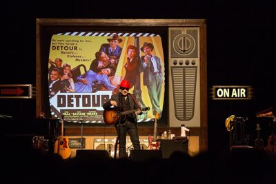 Elvis Costello @ De Roma, picture 3, photographed by Marc Verdonck - FrontView Magazine