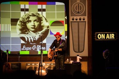 Elvis Costello @ De Roma, picture 7, photographed by Marc Verdonck - FrontView Magazine