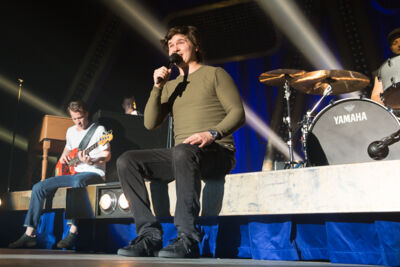 Lukas Graham @ 013, picture 5, photographed by Dorien Goetschalckx - FrontView Magazine