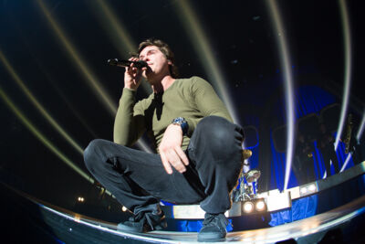 Lukas Graham @ 013, picture 8, photographed by Dorien Goetschalckx - FrontView Magazine