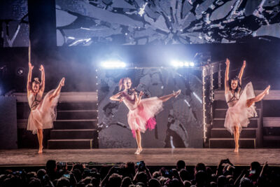 Lindsey Stirling @ 013, picture 3, photographed by Dave van Hout - FrontView Magazine