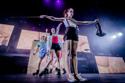 Lindsey Stirling @ 013, picture 10, photographed by Dave van Hout - FrontView Magazine
