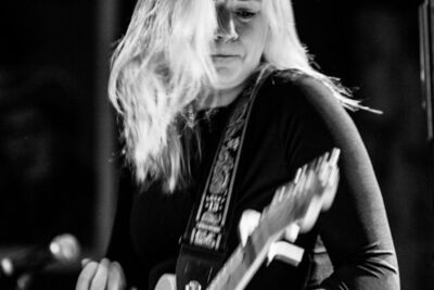 Joanne Shaw Taylor blues gig, picture 6, photographed by Raf Degeest - FrontView Magazine
