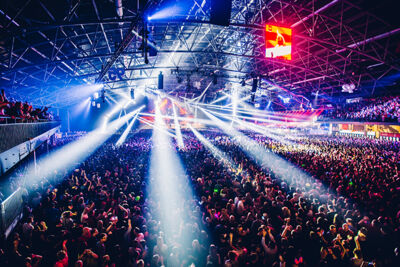 I love the 90's @ Ethias Arena, picture 3, photographed by Elke Briers - FrontView Magazine