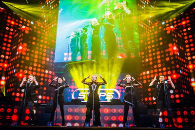 I love the 90's @ Ethias Arena, picture 33, photographed by Elke Briers - FrontView Magazine