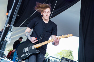 Mobina Galore @ Groezrock 2017, foto 4, foto's door Dorien Goetschalckx - FrontView Magazine