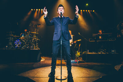 Rick Astley @ Stadsschouwburg Antwerpen, picture 6, photographed by Elke Briers - FrontView Magazine