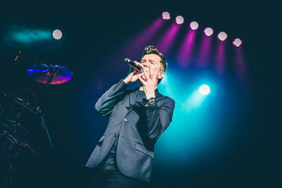 Rick Astley @ Stadsschouwburg Antwerpen, picture 7, photographed by Elke Briers - FrontView Magazine