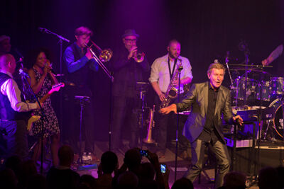 Soulsister @ De Casino, picture 13, photographed by dirk janssens - FrontView Magazine