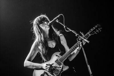 Evi Vine @ Depot Leuven, picture 1, photographed by Luc Luyten - FrontView Magazine