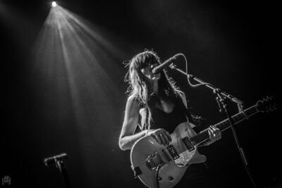 Evi Vine @ Depot Leuven, picture 3, photographed by Luc Luyten - FrontView Magazine