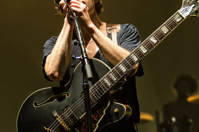 The Kooks @ Ancienne Belgique, picture 10, photographed by Edwin Houdevelt - FrontView Magazine