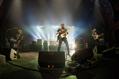 The Kooks @ Ancienne Belgique, picture 13, photographed by Edwin Houdevelt - FrontView Magazine