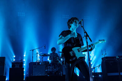 The Kooks @ Ancienne Belgique, picture 17, photographed by Edwin Houdevelt - FrontView Magazine