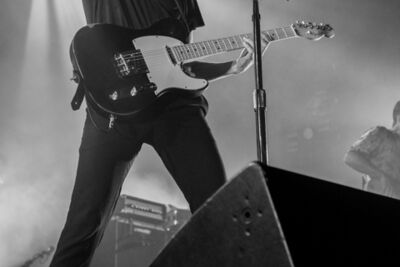 The Kooks @ 013, picture 2, photographed by Erwin Evrard - FrontView Magazine