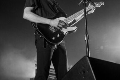 The Kooks @ 013, picture 3, photographed by Erwin Evrard - FrontView Magazine