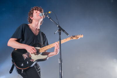 The Kooks @ 013, picture 6, photographed by Erwin Evrard - FrontView Magazine