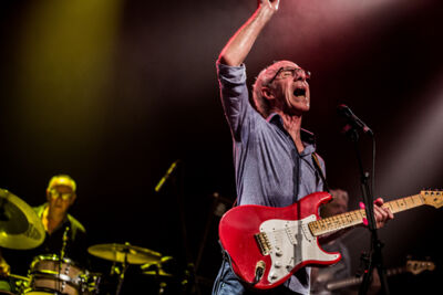 Raymond van het Groenewoud 40 jaar meisjes @ Het Depot, picture 8, photographed by Raf Degeest - FrontView Magazine