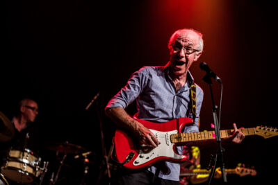 Raymond van het Groenewoud 40 jaar meisjes @ Het Depot, picture 9, photographed by Raf Degeest - FrontView Magazine