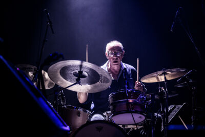 Raymond van het Groenewoud 40 jaar meisjes @ Het Depot, picture 13, photographed by Raf Degeest - FrontView Magazine